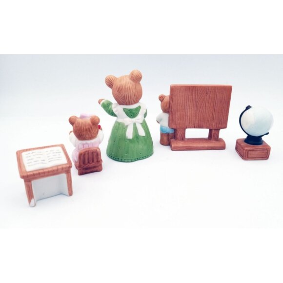 Homco Classroom Bear Figure Set Teacher Students Chalkboard Globe Desk Vintage - Picture 9 of 16